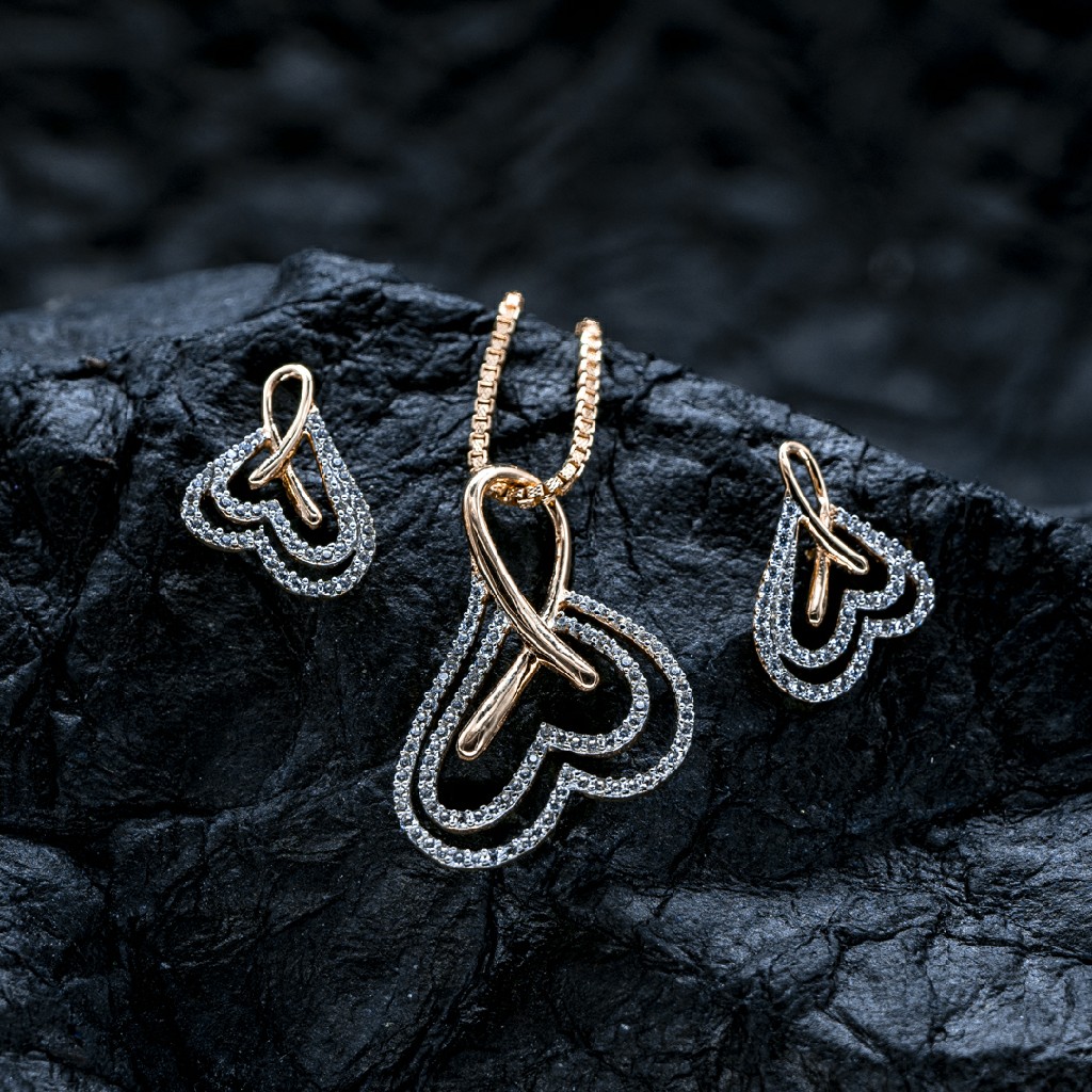 Rose gold pendant set