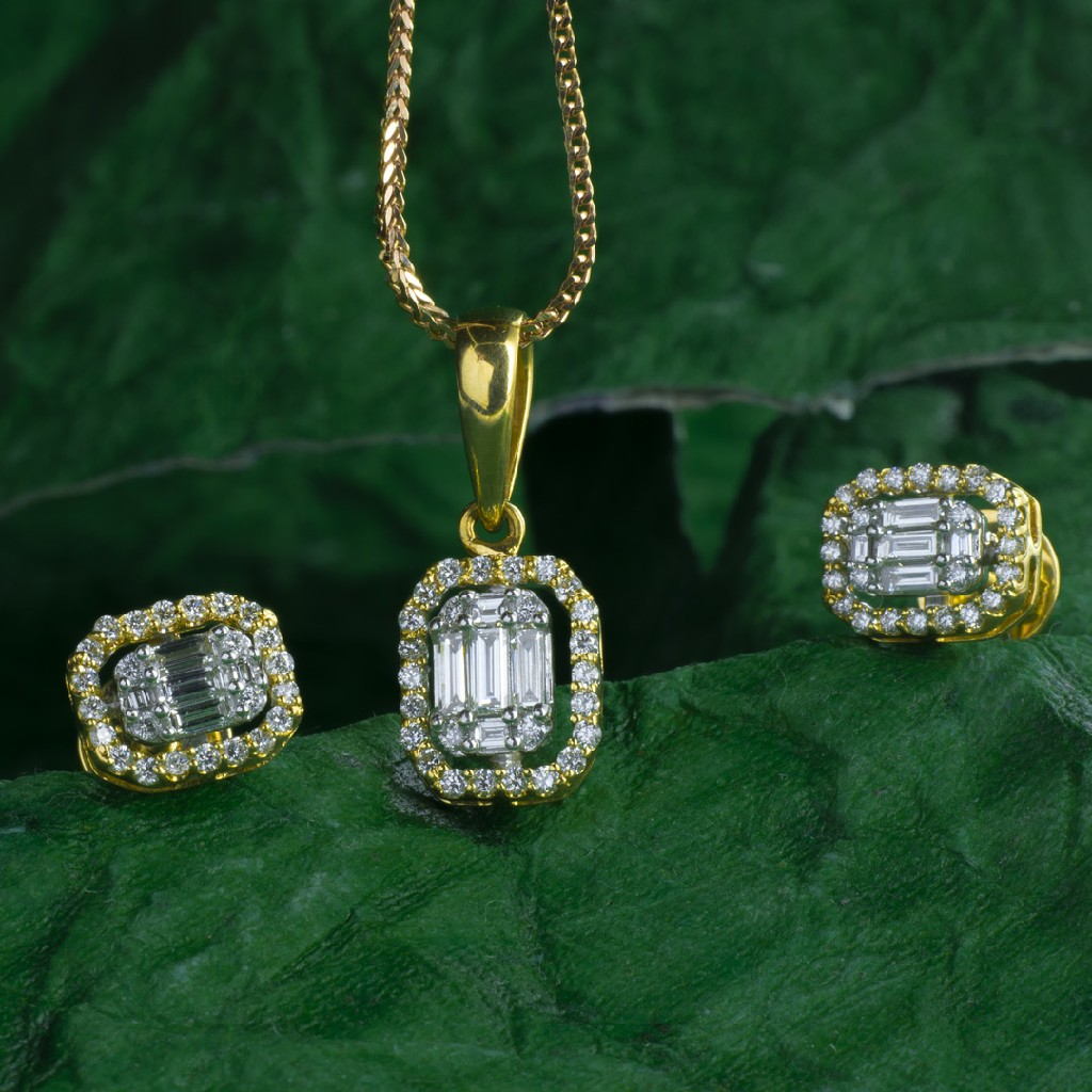 Diamond pendant set