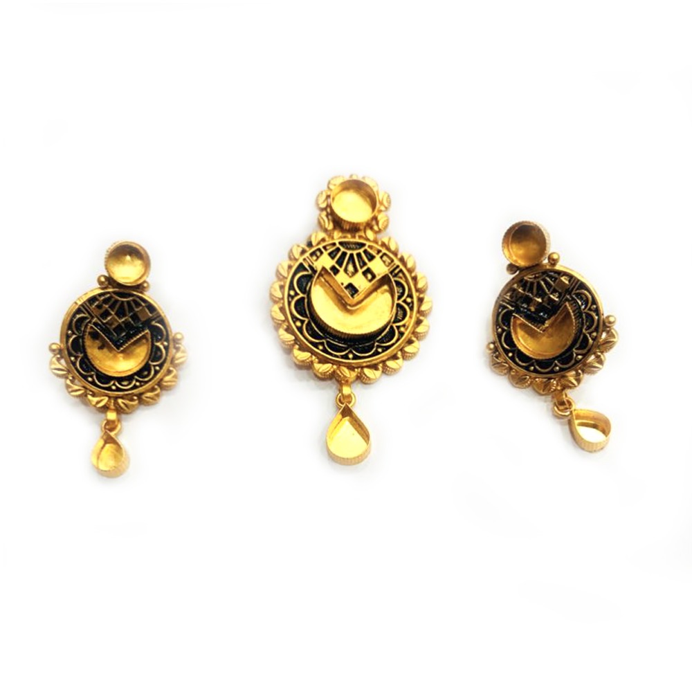 22KT Gold Traditional Rabari Pendant Set