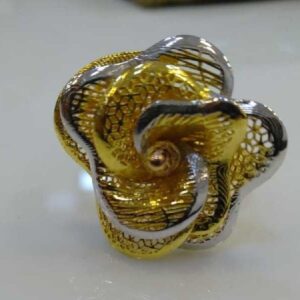 18KT  Stylish Rose Leaf  Gold Ring