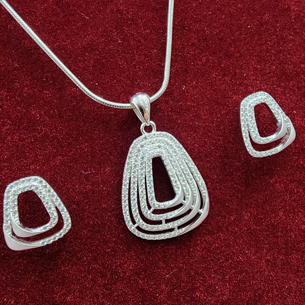 925 Sterling Silver Square Lining Chain Pendant Set
