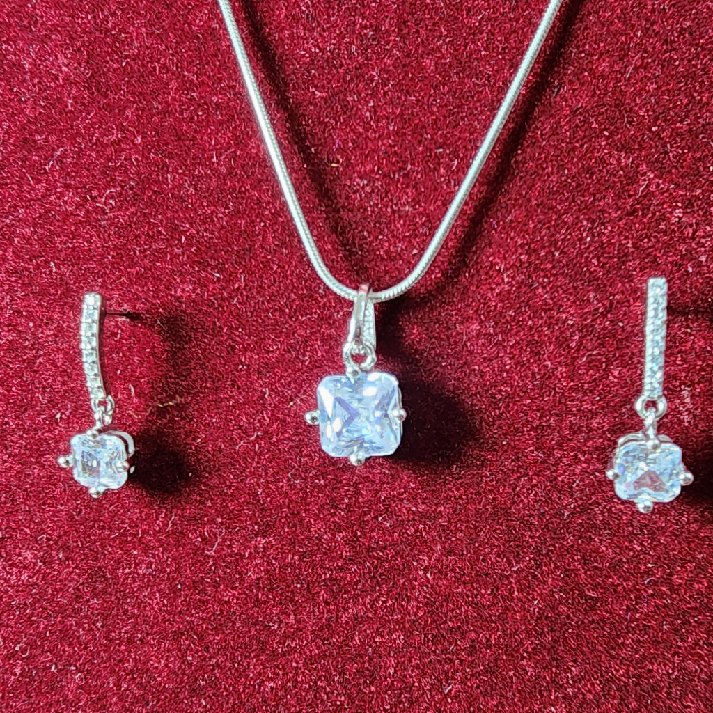 925 Sterling Silver Chain Pendant Set
