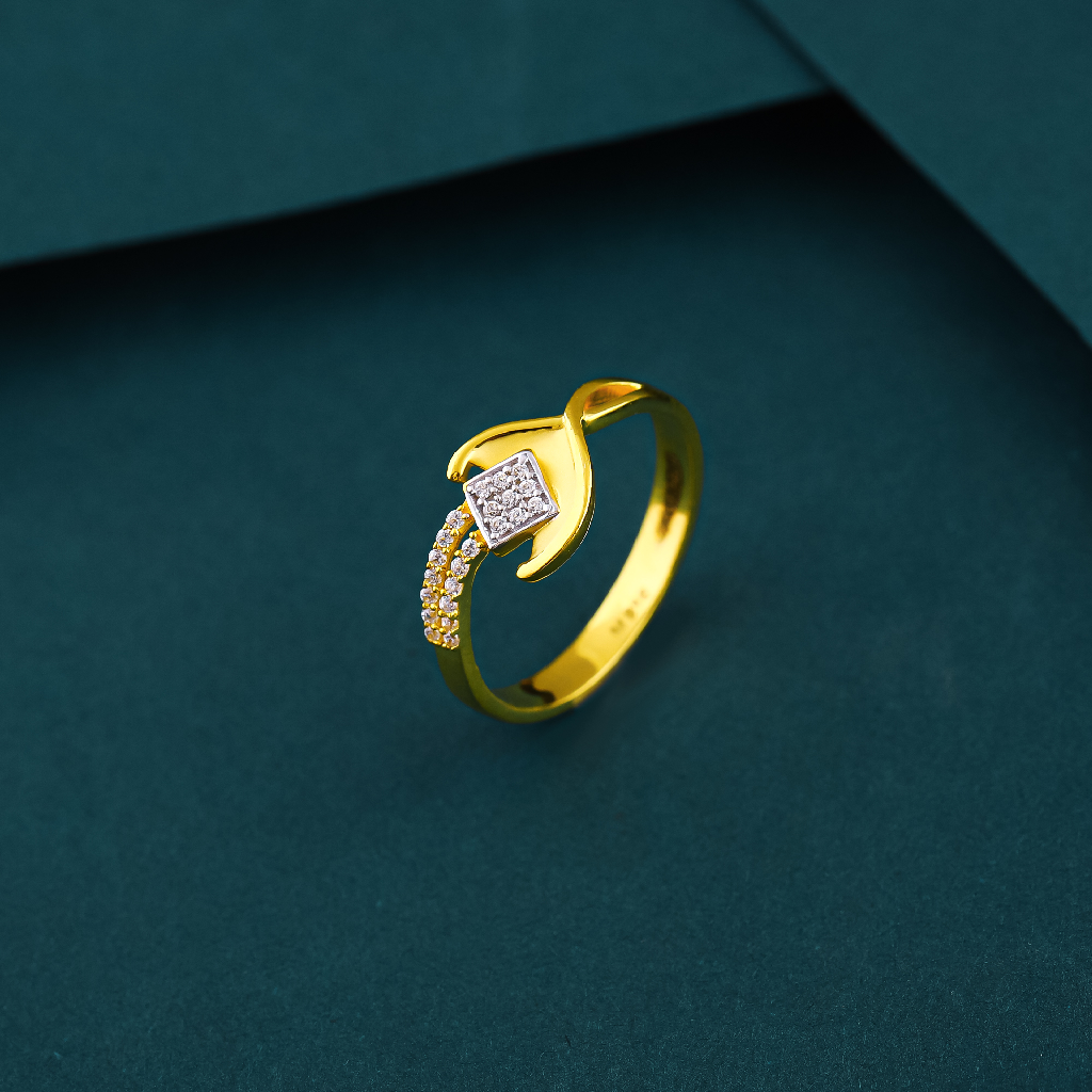 22K Gold Fancy Diamond Ring For Girls