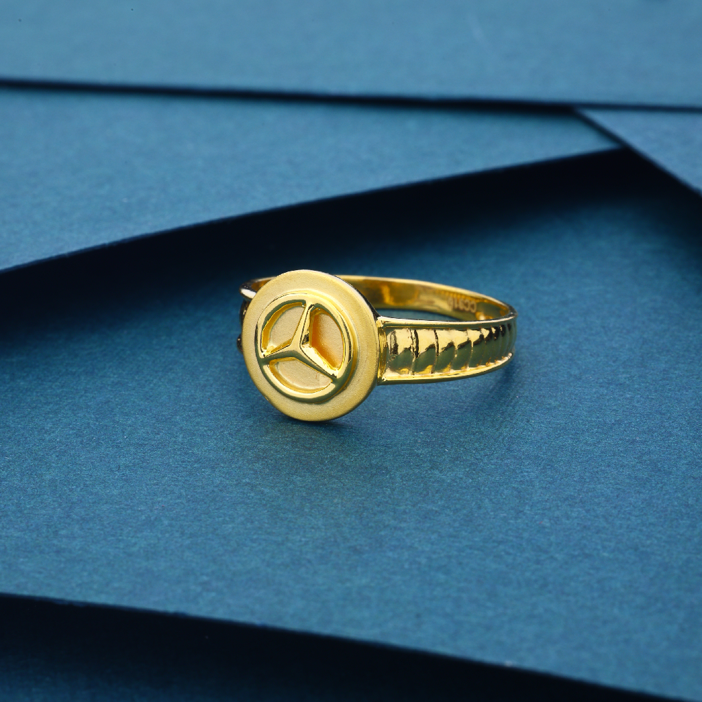 22k Gold Fancy Merchidise Design Ring