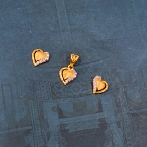 18K Gold Leaf Shape Pendant Set.
