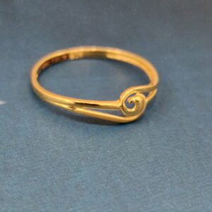 22k gold plain lightweight ladies ring