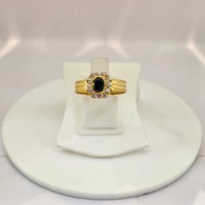 18k gold exclusive stone sitting ring