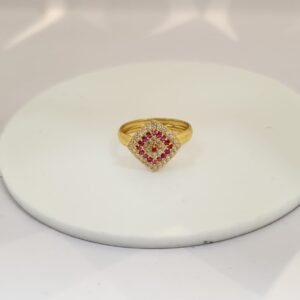 18k gold exclusive square shape ladies ring