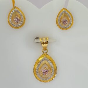 18K Gold Exclusive Ovel Shape Pendant Set