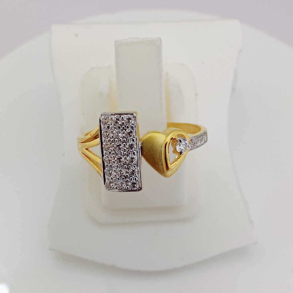 22k Gold Exclusive Stone Heart Shape Ring