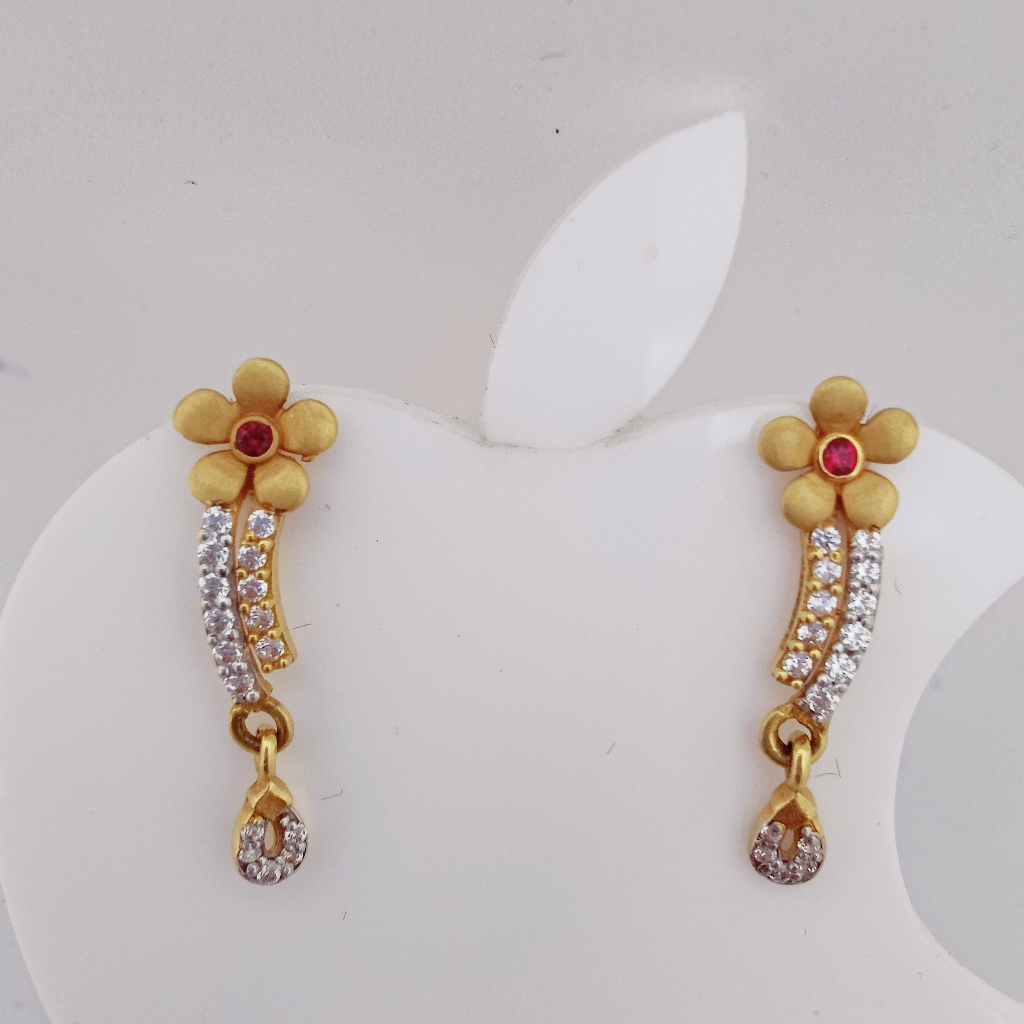 22k Gold Exclusive Flower Design Earring