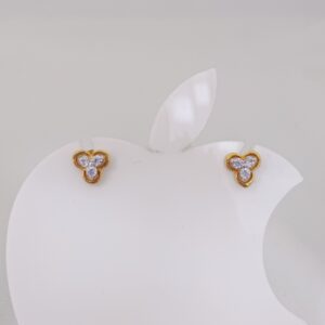 22k gold exclusive diamond sitting ladies earring