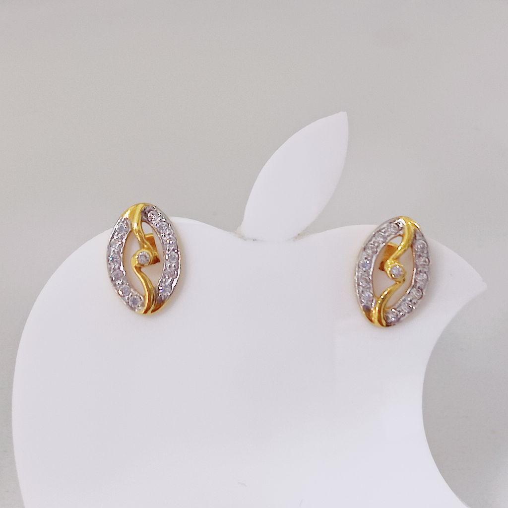 18k gold diamond exclusive ladies earring - Image 2