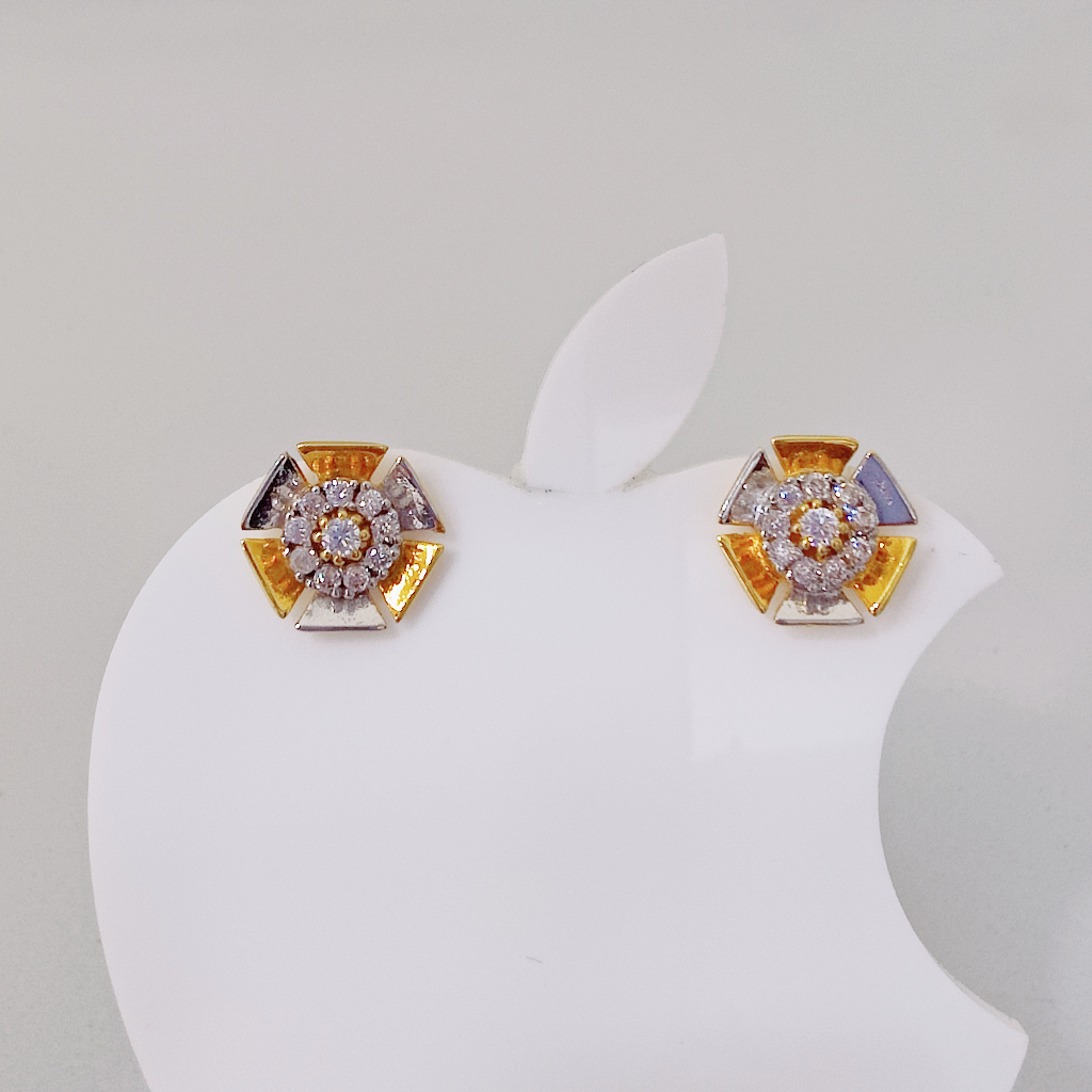 18k gold flower design exclusive ladies earring - Image 2