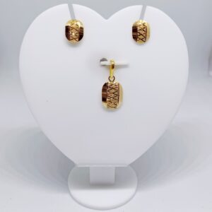 18k gold plain ladies pendant set