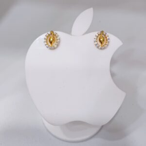 18k Gold Round Shape Stone Ladies Earring