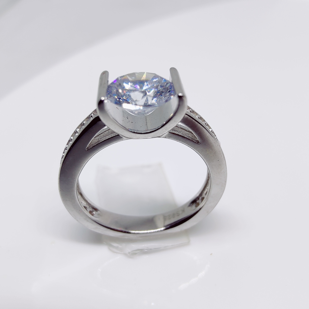 92.5 sterling silver exclusive diamond ladies ring - Image 2