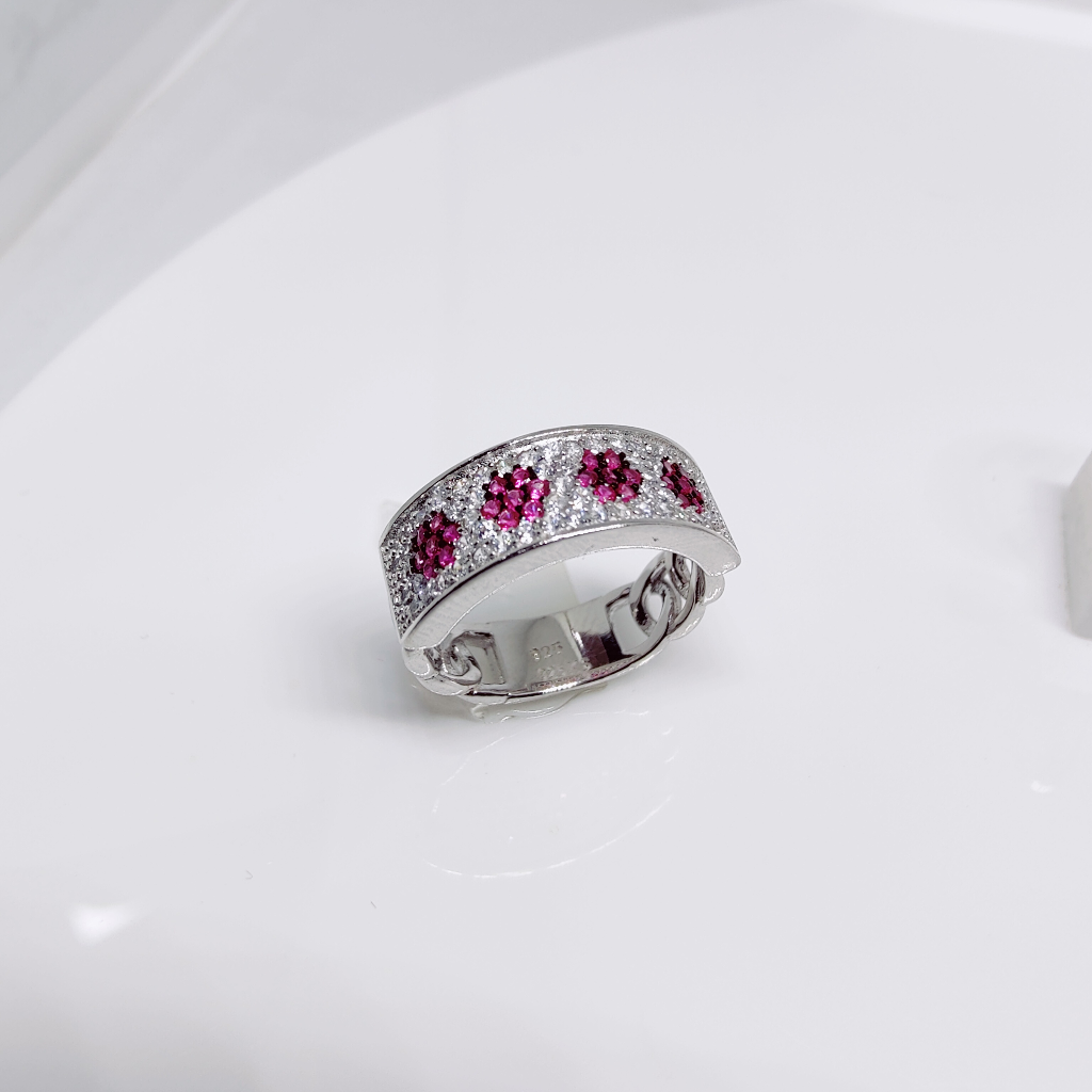 92.5 silver excellent diamond work ladies ring