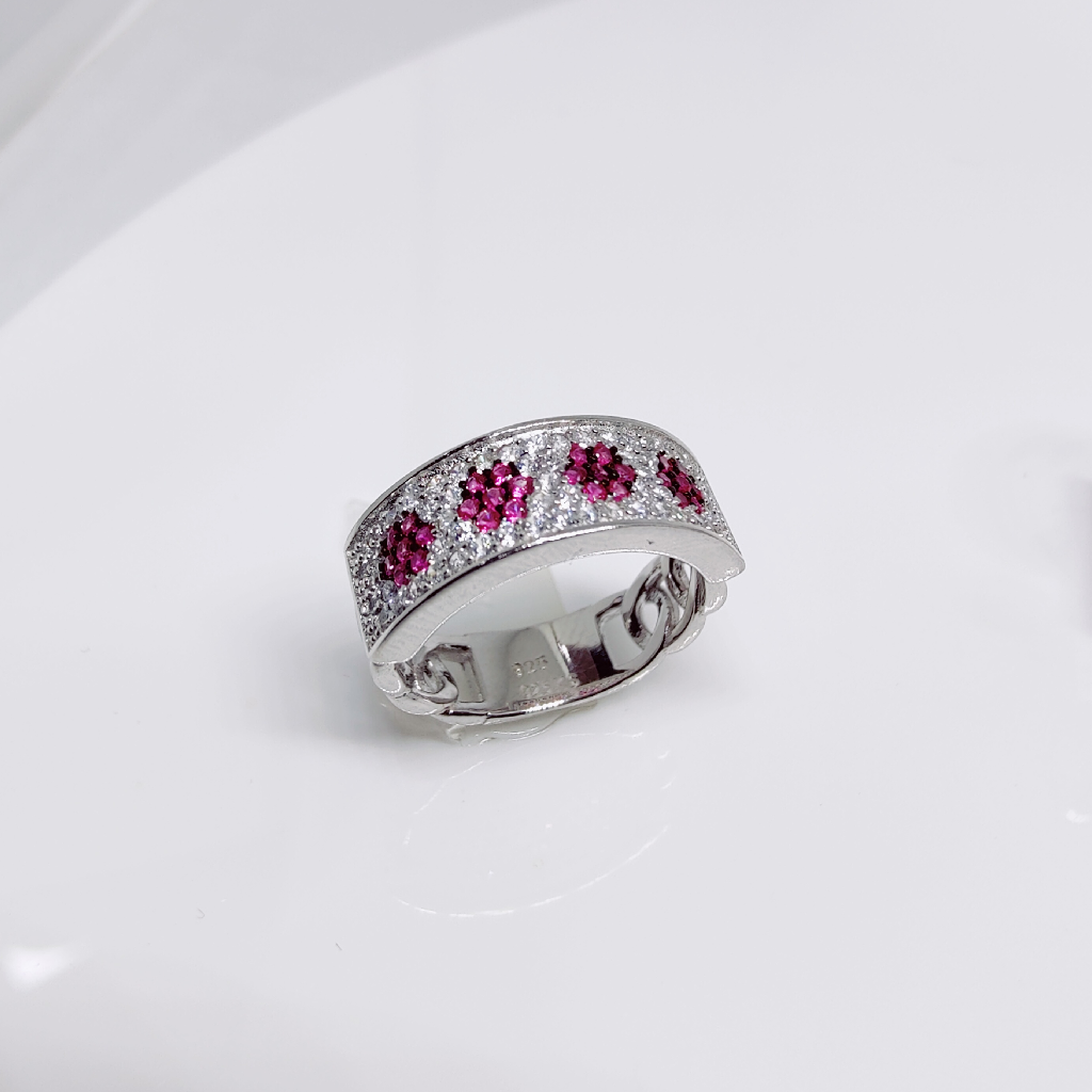 92.5 silver excellent diamond work ladies ring