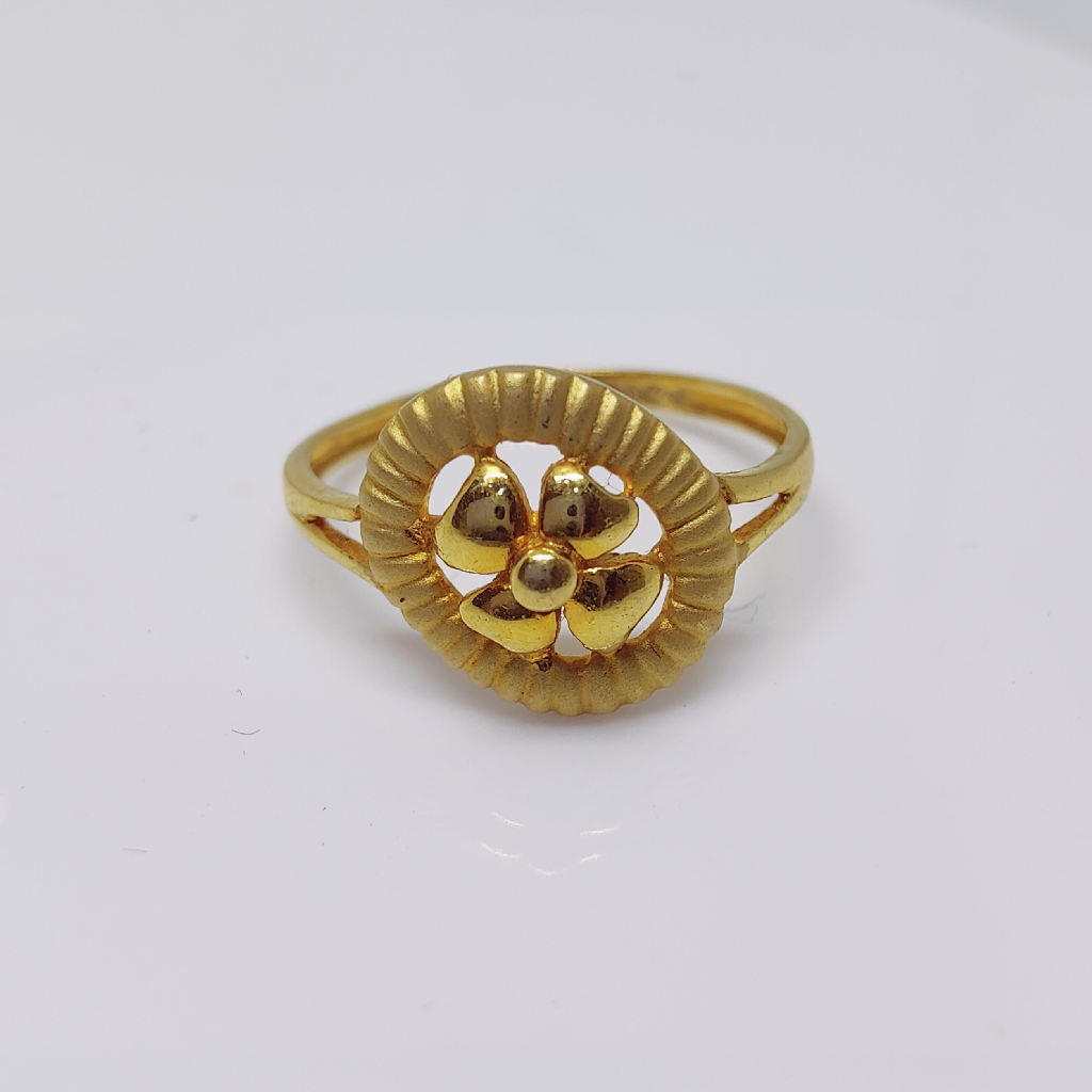 22k gold plain flower design ladies ring