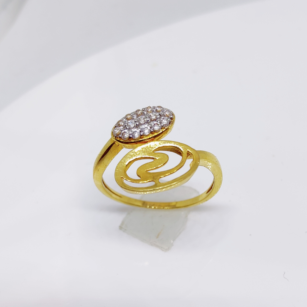 22k gold Oval shape exclusive ladies ring