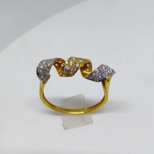 22k gold round shape exclusive ladies ring