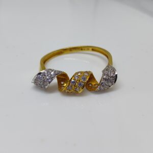 22k gold round shape exclusive ladies ring