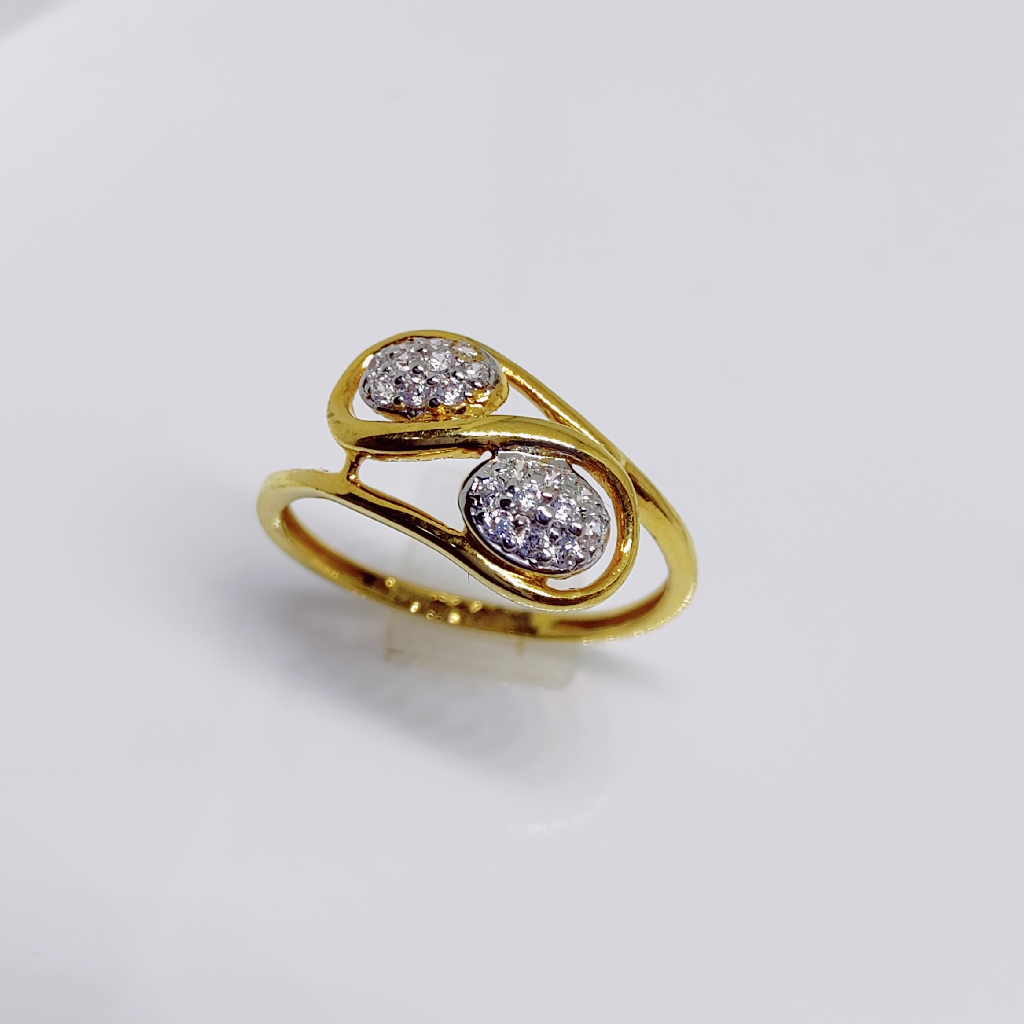 22K Gold Cross Diamond Ladies - Image 2