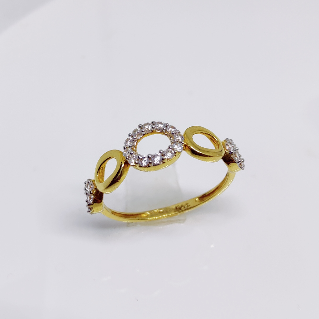 916 gold diamond Round ladies ring