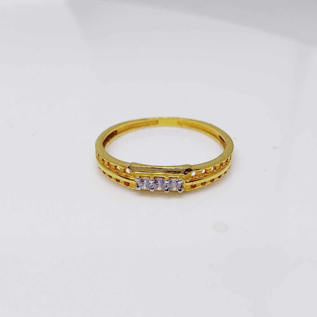 22K Gold Simple Nice Diamond Ladies Ring
