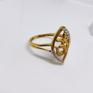 916 gold om Marquoise shape CZ ladies ring