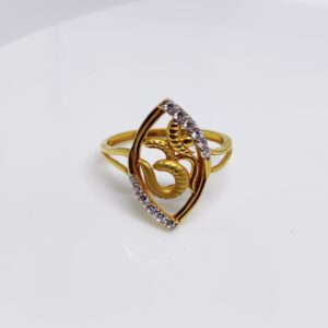 916 gold om Marquoise shape CZ ladies ring