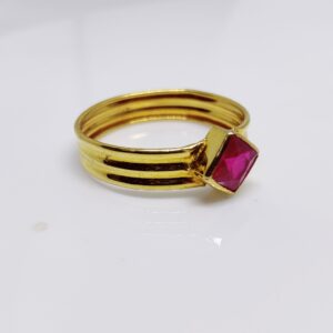 18K Gold Square Single Colour Stone Ladies Ring