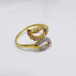 916 Yellow gold Criss-cross CZ ladies ring