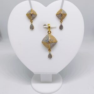22k gold square diamond pendant set