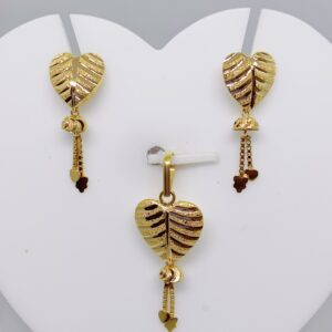 18k gold leaf pattern heart shape pendant set