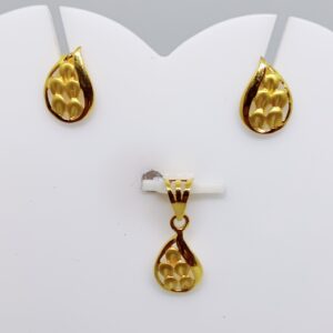 18k gold plain pan design pendant set