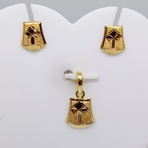 916 gold plain stylish  pendant set