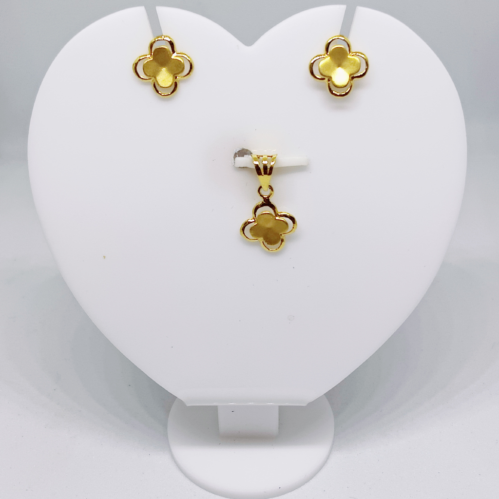 18k gold Layering Floral pattern pendant set