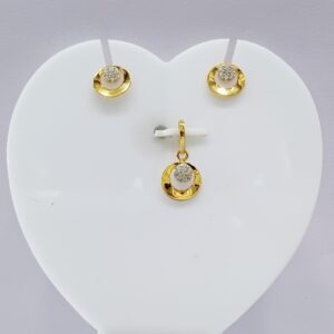 18k gold Stunning round shape CZ pendant set
