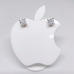 18k Gold Soliter Square Dimond Earring
