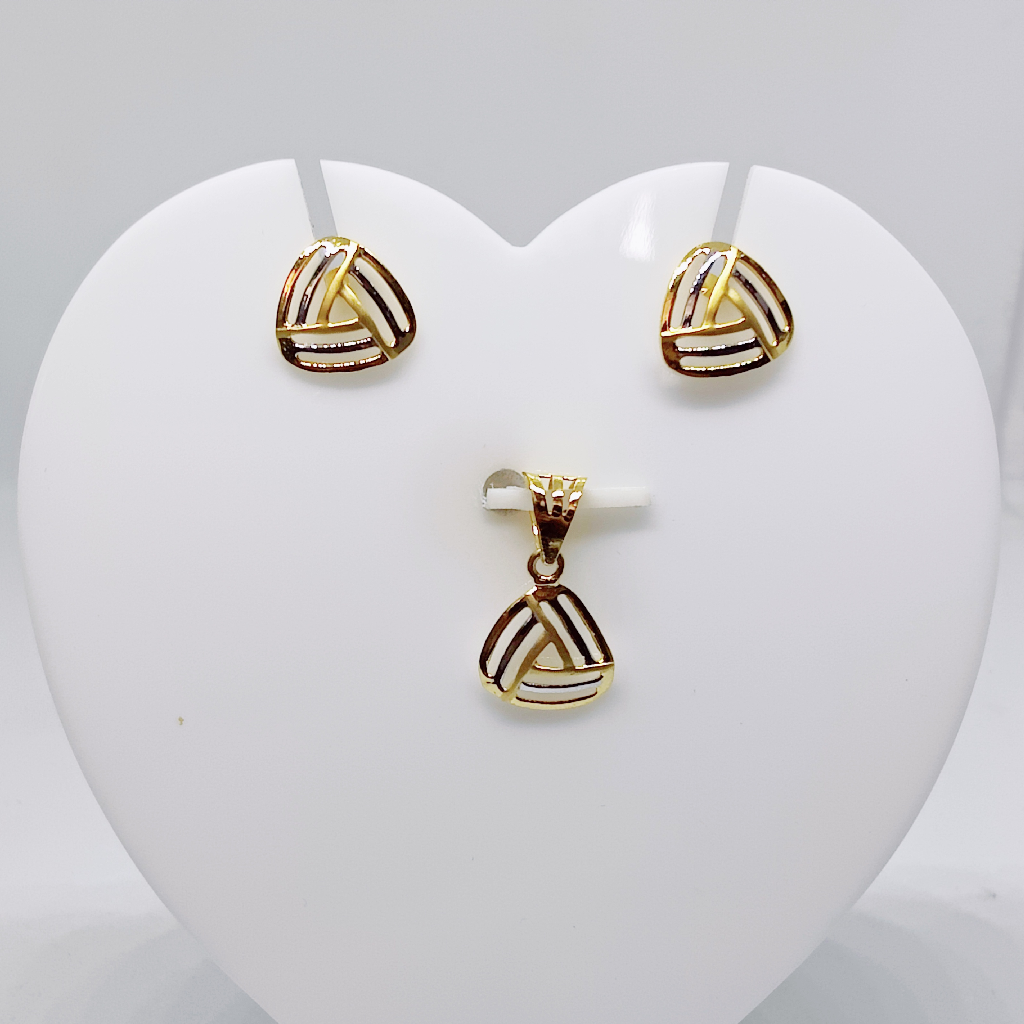18k Gold Plane Triangle Shape Pendant Set