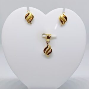 18k gold Plain s design pendant set