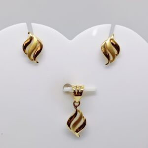 18k gold Plain s design pendant set