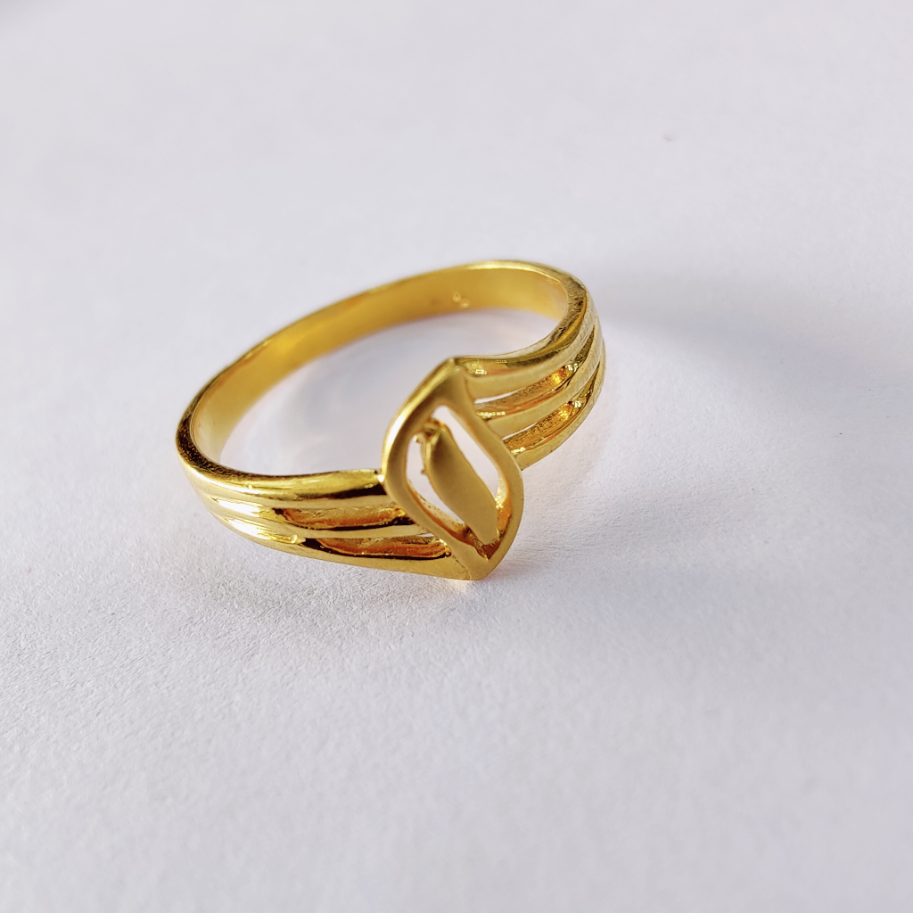 22k gold plain cross ladies ring