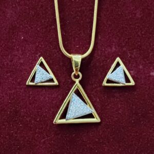 916 gold triangle exclusive diamond pendant set