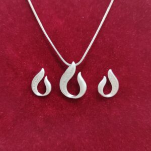 925 silver u shape chain diamond pendant set