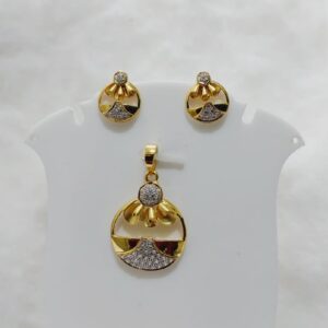 22k gold round shape diamond pendant set