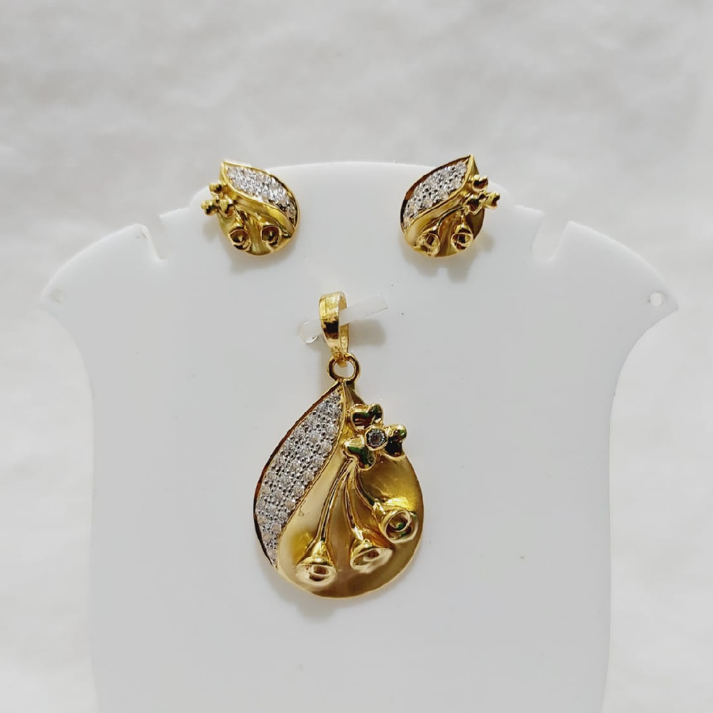 916 gold flower design pendant set