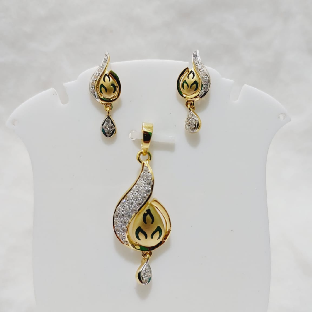 916 gold diamond pendant set